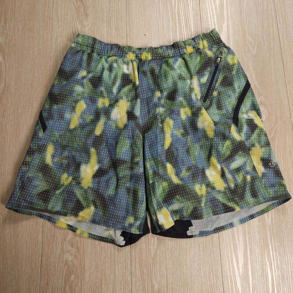 Lululemon Surge Shorts Men’s Sz M Pull On Green Yellow Camo Athletic Gym